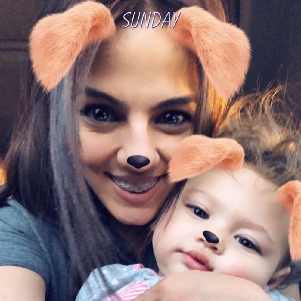 Meet your Posher, Deyanira